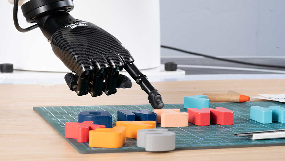Die hochbewegliche Mehrfinger-Greifhand: Warum sie wichtig ist, wie sie sich entwickelt hat und wohin sie sich entwickelt